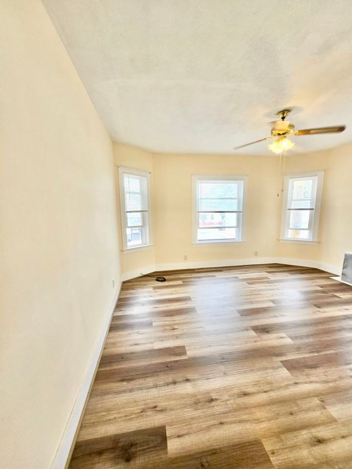 1336 Cranston St - Photo 5 of 14