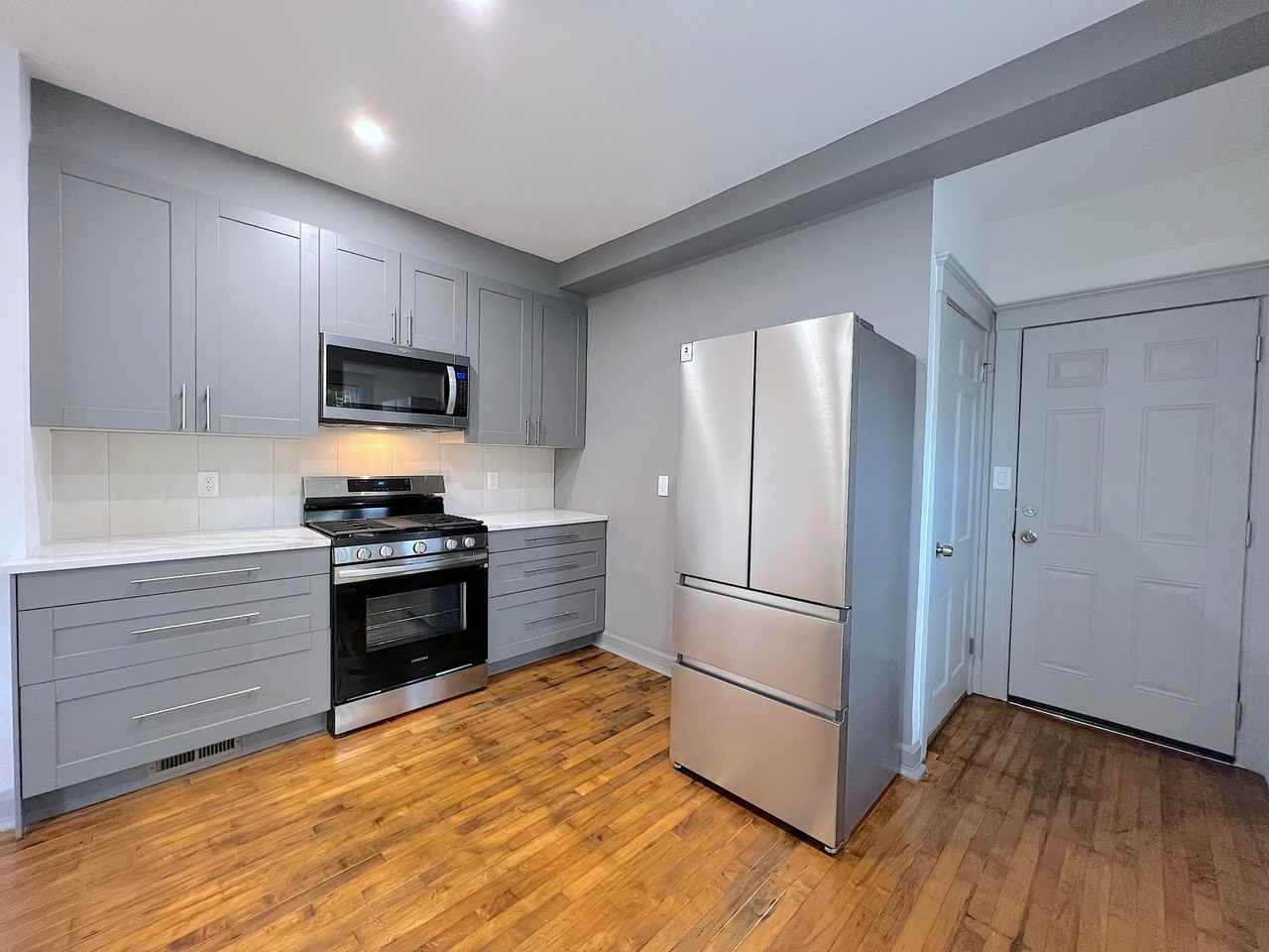3761 Maxwell St - Photo 3 of 20
