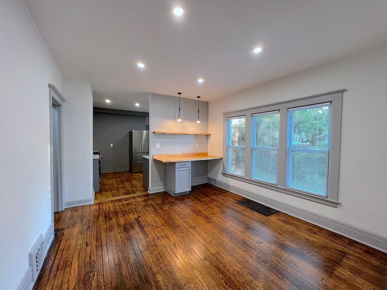3761 Maxwell St - Photo 4 of 20