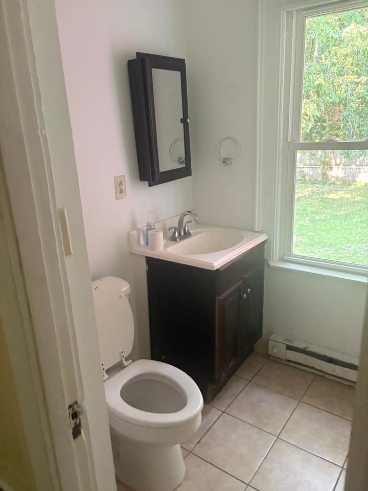 92 Court St - Photo 2 of 5