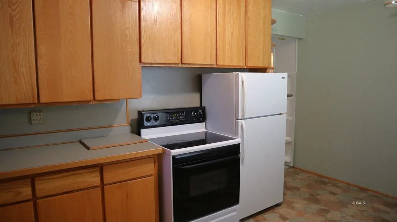 402 E Grant Ave - Photo 3 of 15