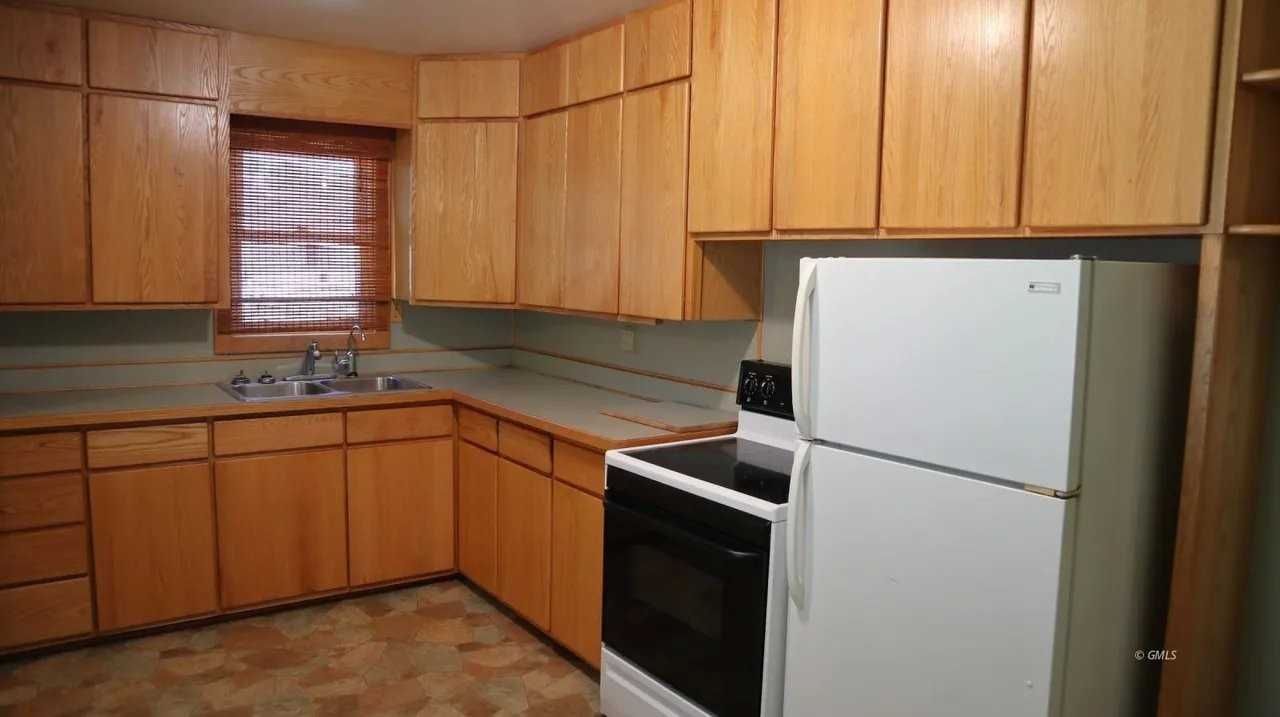 402 E Grant Ave - Photo 4 of 15