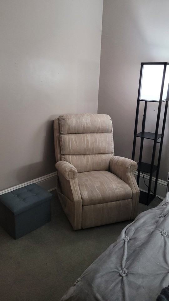 512 W Ionia St #B - Photo 5 of 11