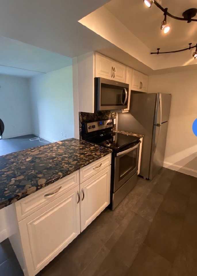2216 Nw 22nd Ave #104 - Photo 7 of 20