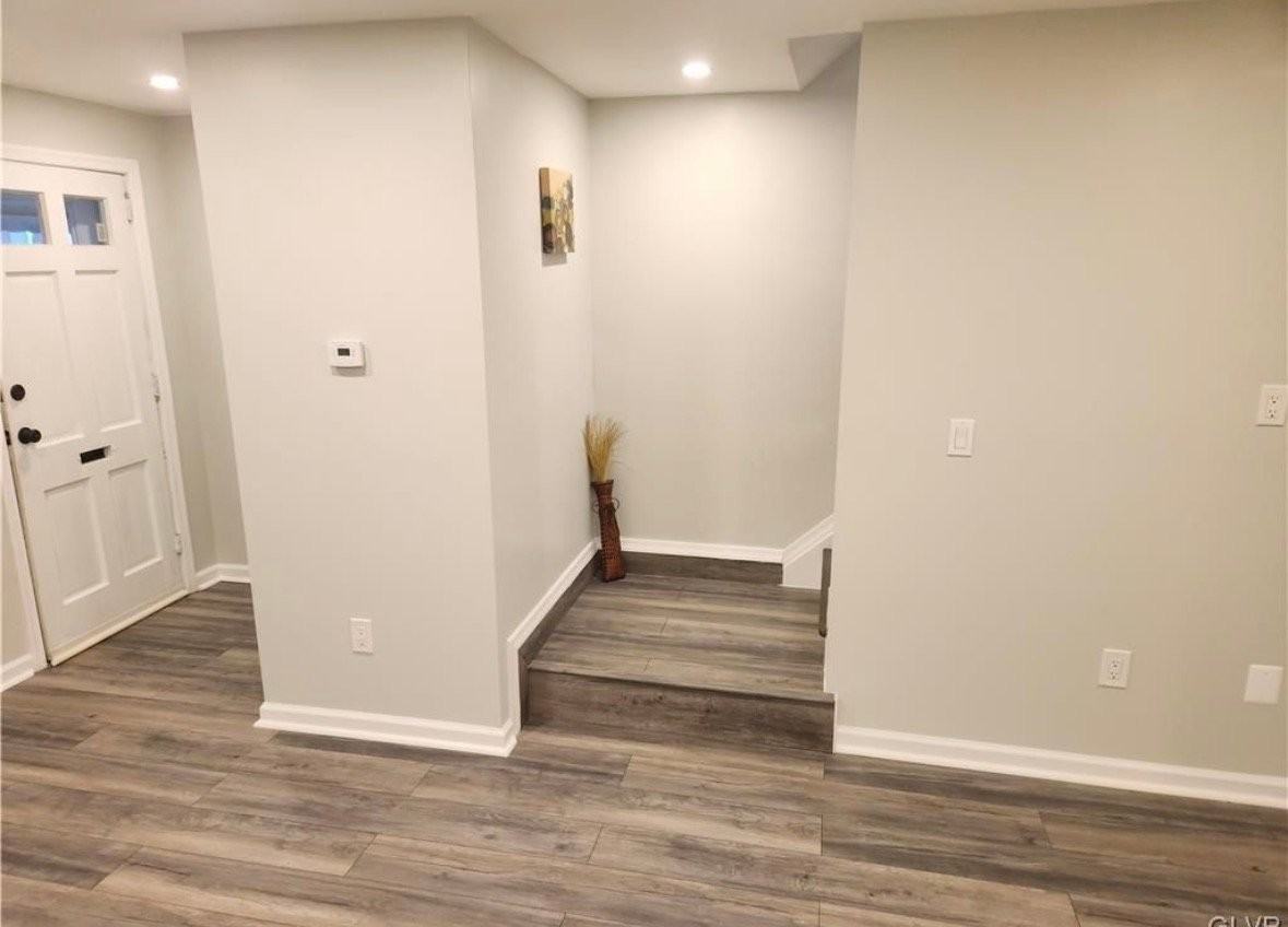430 E Garrison St - Photo 6 of 12