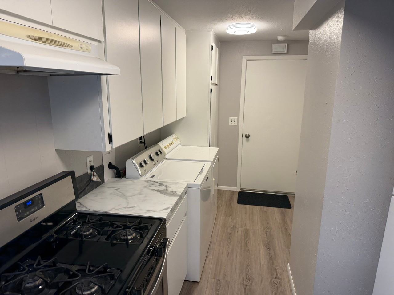 9782 N Shaw St #B - Photo 4 of 12