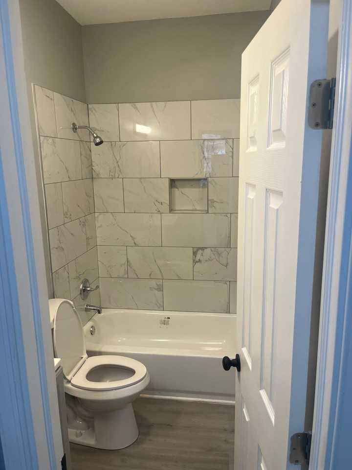 1027 W Baltimore St - Photo 2 of 4