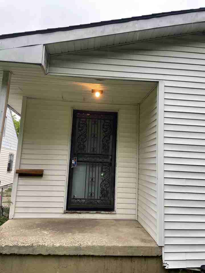 929 W Genesee St #2 - Photo 3 of 13