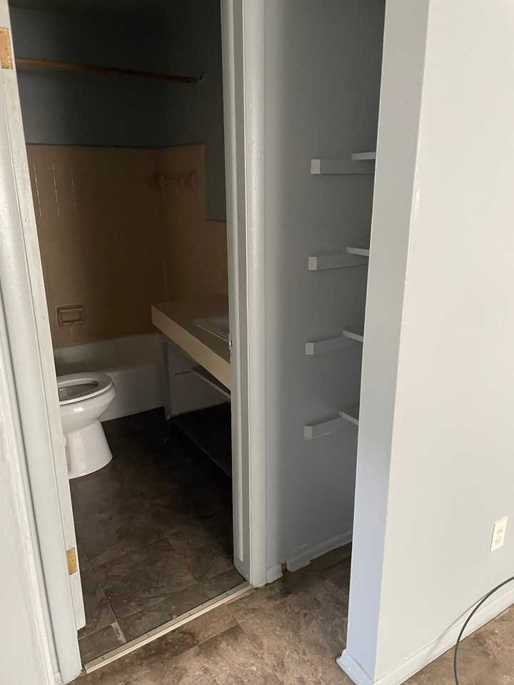 929 W Genesee St #2 - Photo 6 of 13