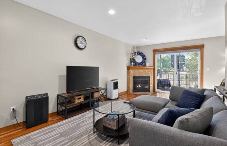 9237 17th Ave Sw #B - Photo 5 of 50