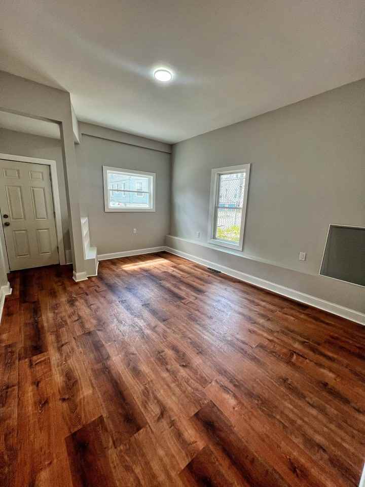 237 Cowden St #1 - Photo 7 of 8