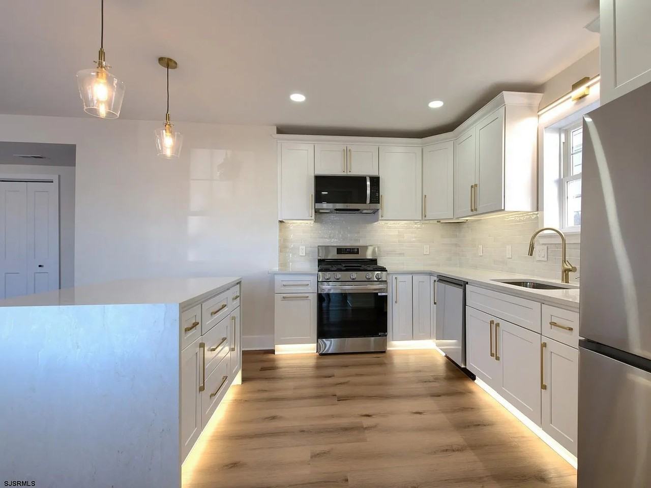 706 Augustine Rd - Photo 2 of 13