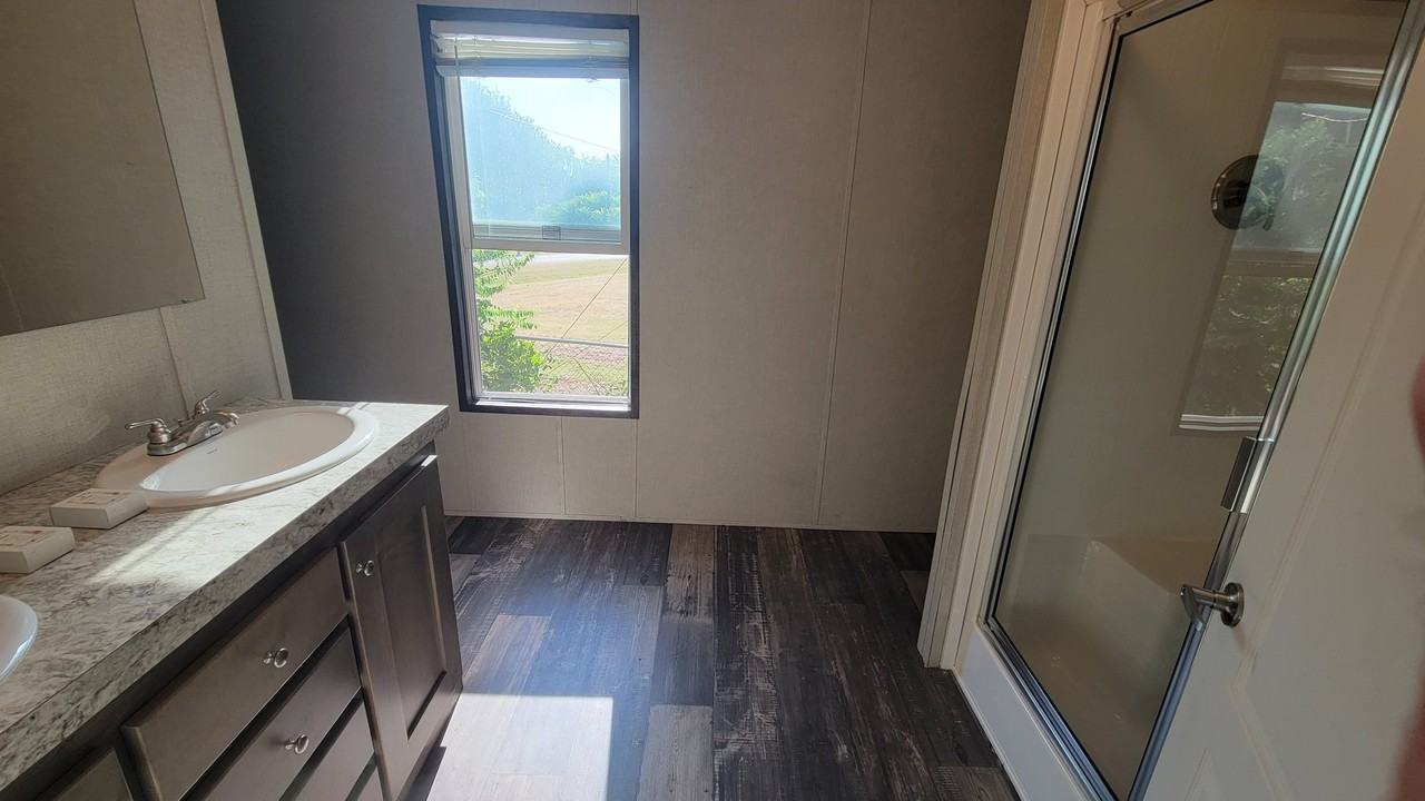 5527 Lake View Dr - Photo 7 of 11