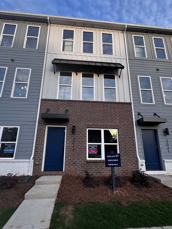 2017 Clarksdale Dr - Photo 2 of 20