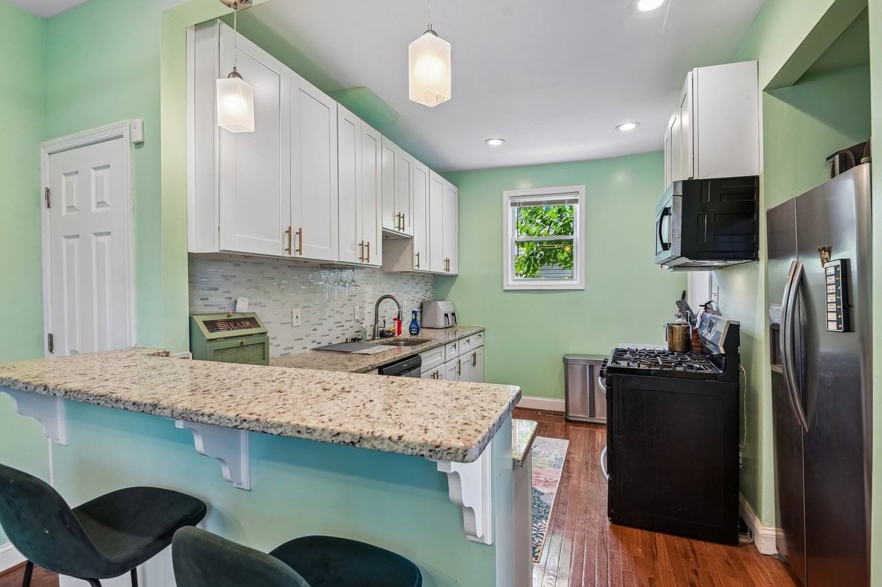2700 Hamilton Ave - Photo 7 of 10
