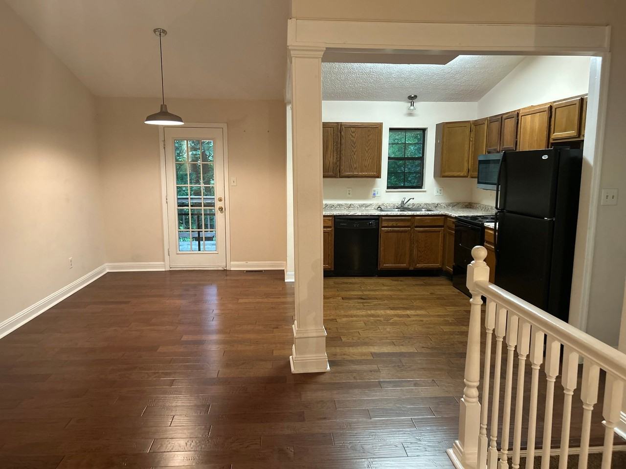 945 Wildwood Garden Dr - Photo 2 of 17