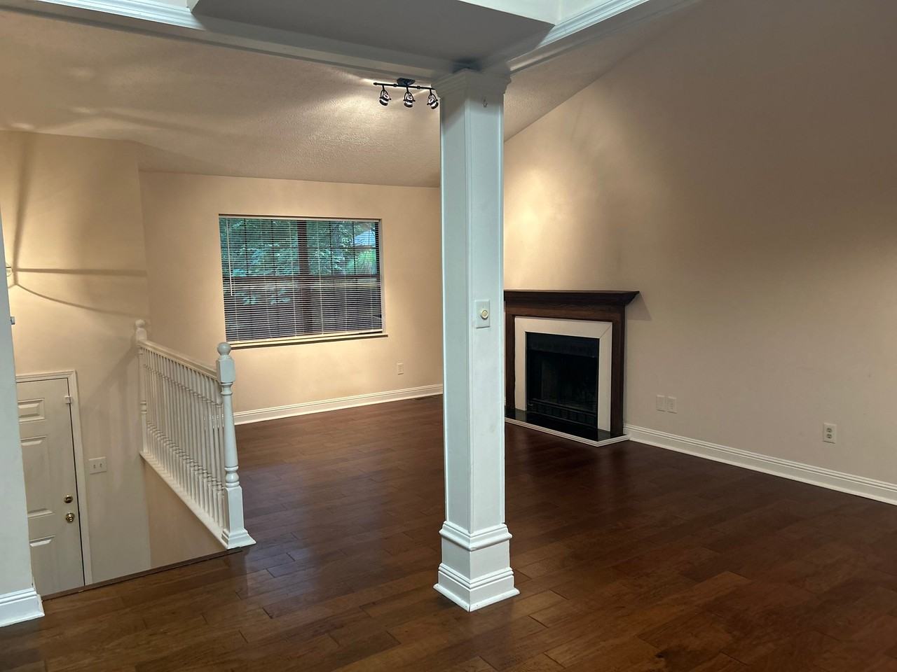 945 Wildwood Garden Dr - Photo 3 of 17