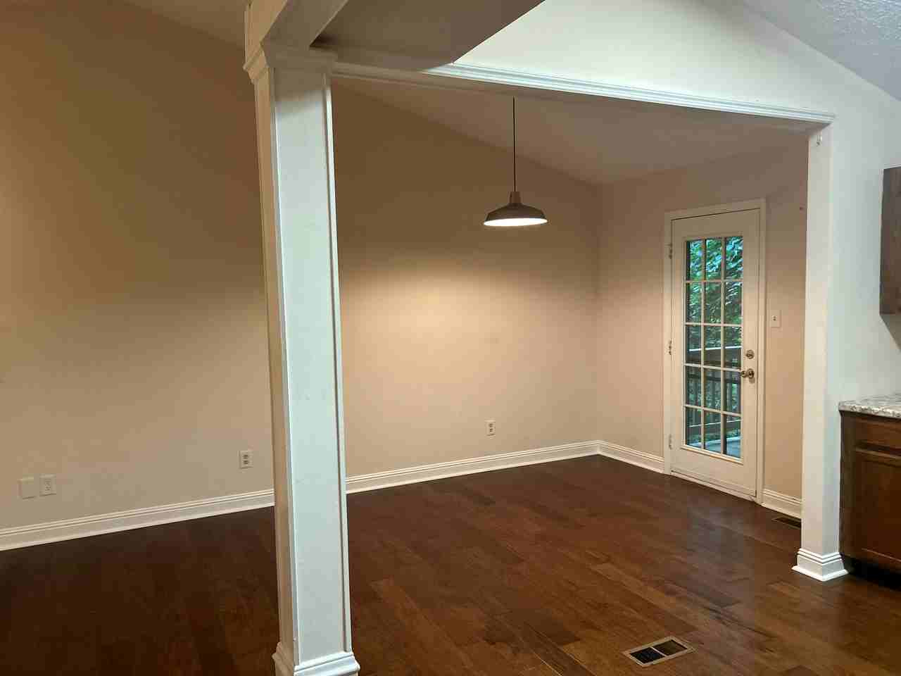 945 Wildwood Garden Dr - Photo 4 of 17