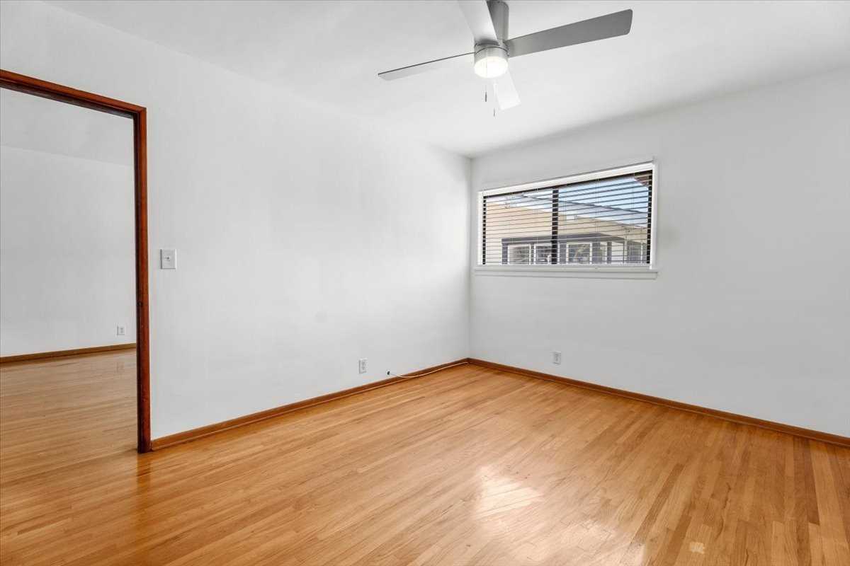 1127 Harrison Ave #A - Photo 4 of 16