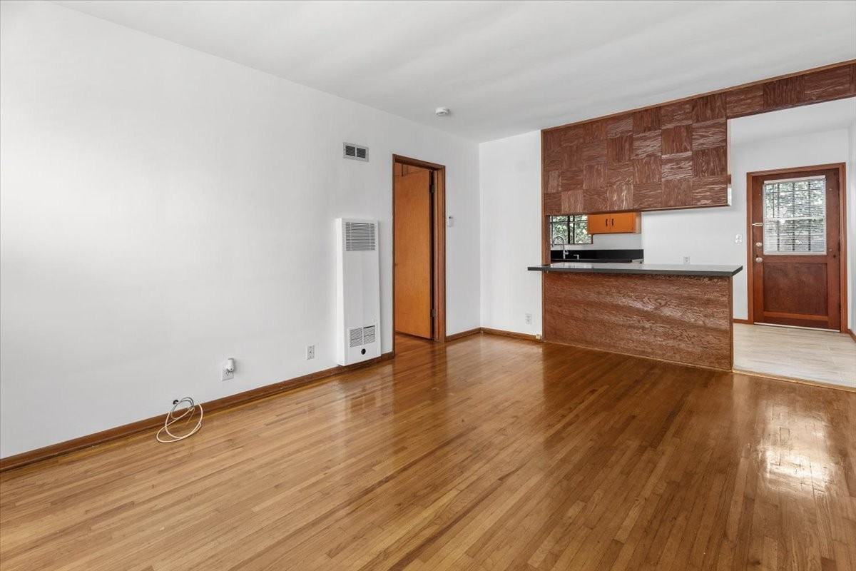 1127 Harrison Ave #A - Photo 7 of 16