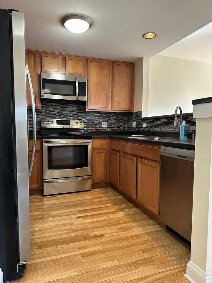 231 Douglas Ave #10 - Photo 4 of 8