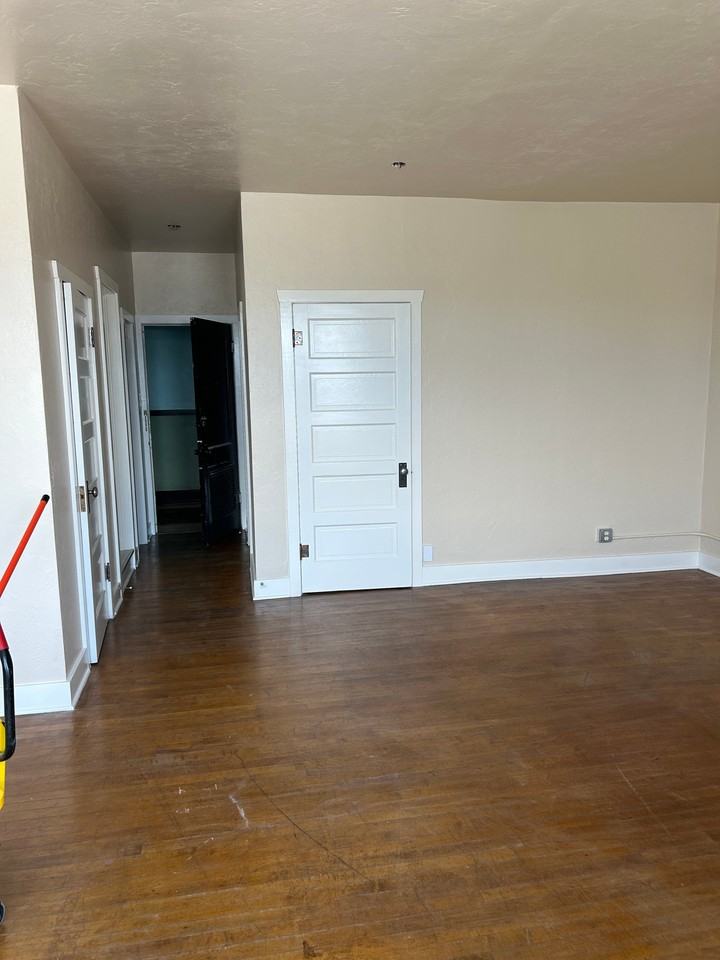 111 Broadway Ave #26 - Photo 4 of 8