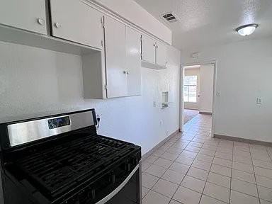 2905 E Lamona Ave - Photo 2 of 16