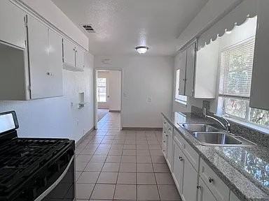2905 E Lamona Ave - Photo 3 of 16
