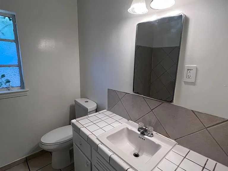 2905 E Lamona Ave - Photo 5 of 16