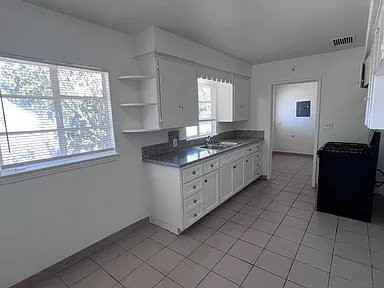 2905 E Lamona Ave - Photo 7 of 16