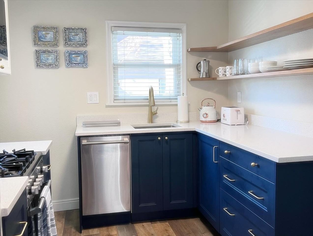 240 W Fern Ave - Photo 6 of 12