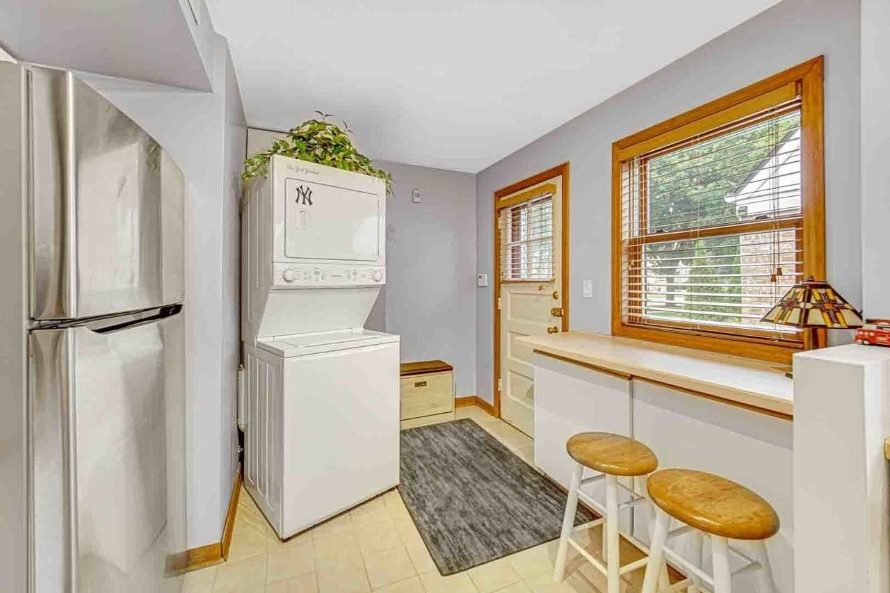 1923 N 74th Ave - Photo 2 of 16