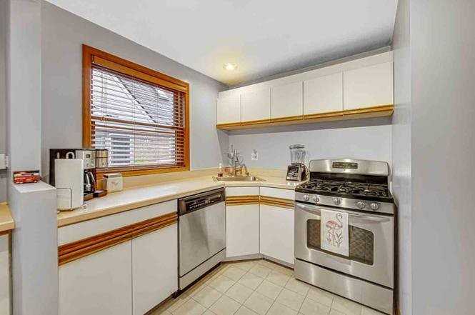 1923 N 74th Ave - Photo 3 of 16
