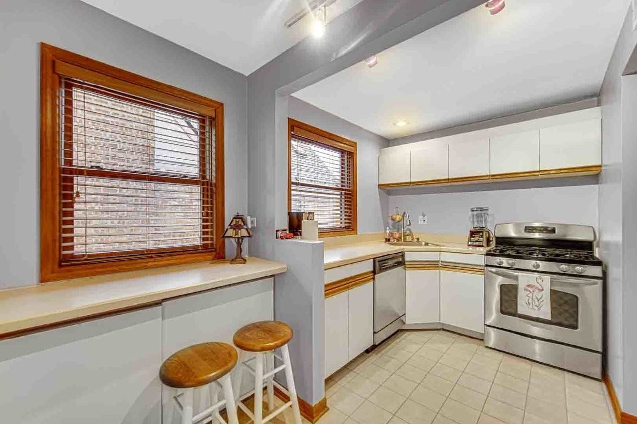1923 N 74th Ave - Photo 5 of 16