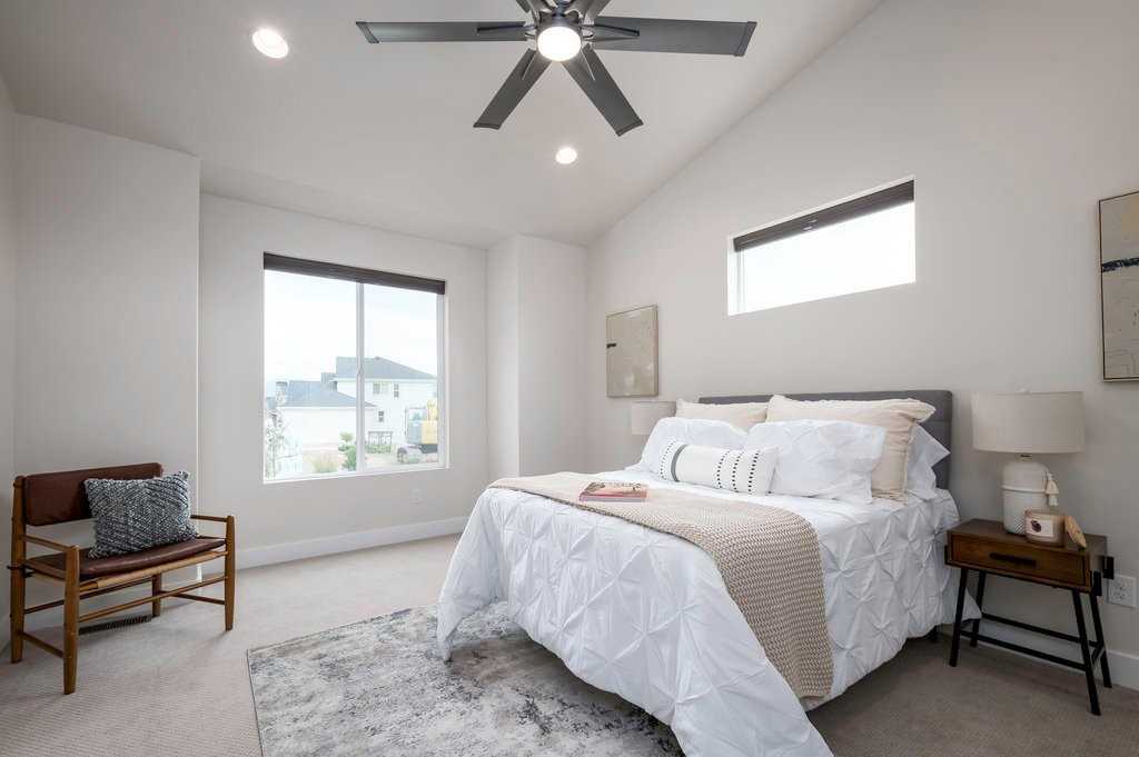 711 N Summit Dr - Photo 6 of 15