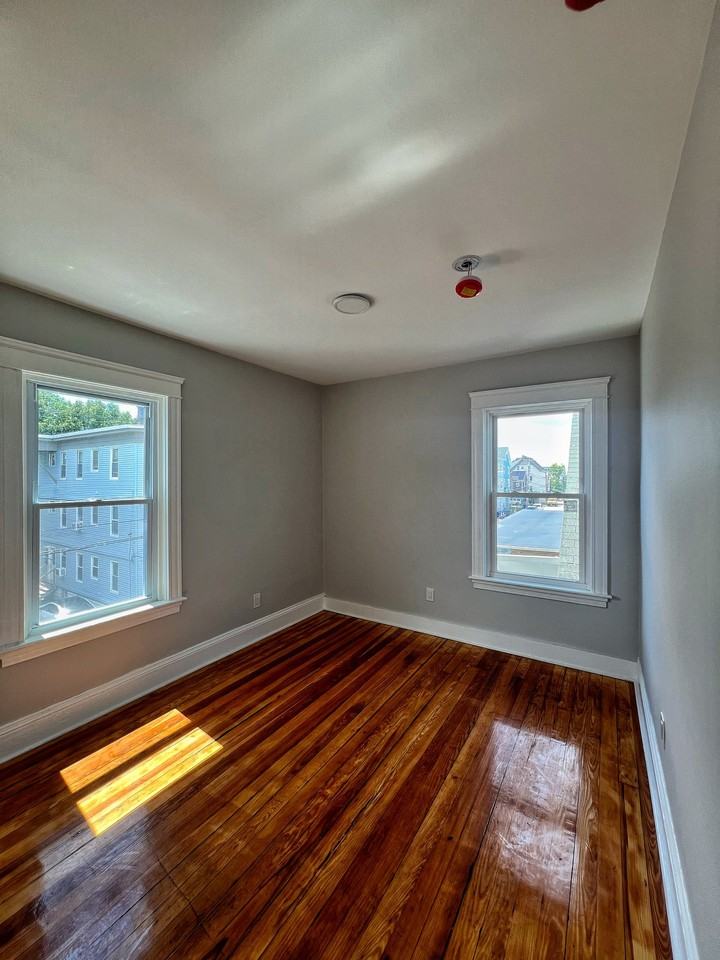 237 Cowden St #3F - Photo 4 of 7
