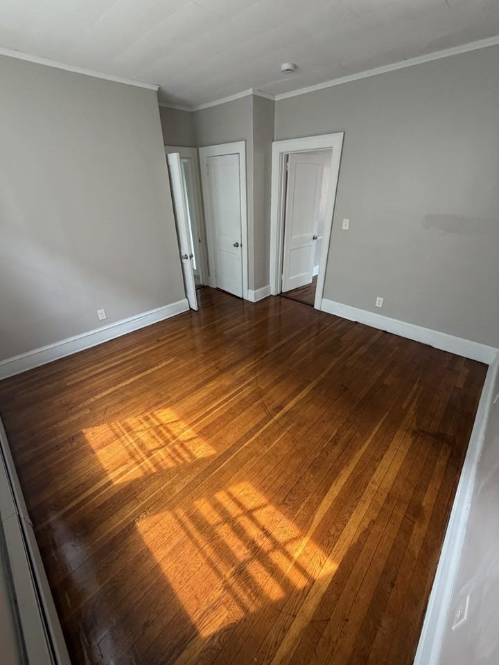 121 Irving St #2ndFL - Photo 7 of 9