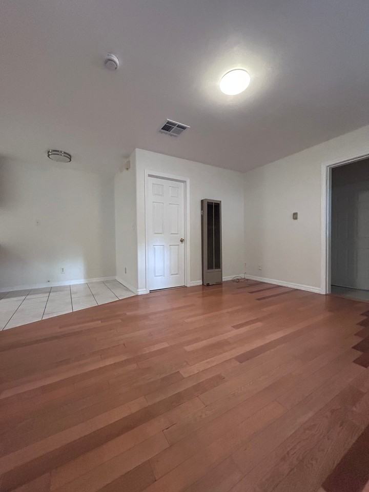 3749 N Charlotte Ave - Photo 2 of 9