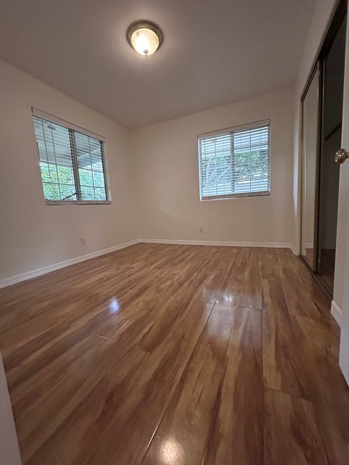 3749 N Charlotte Ave - Photo 5 of 9