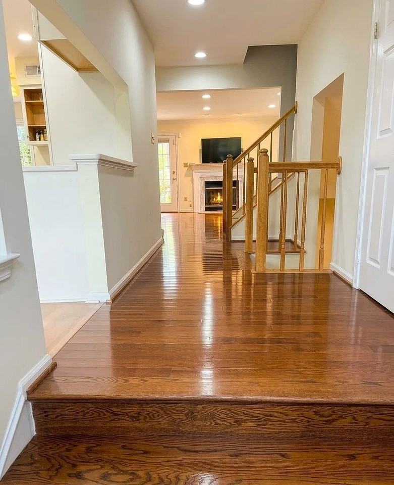 11908 Matthews Ct - Photo 3 of 20