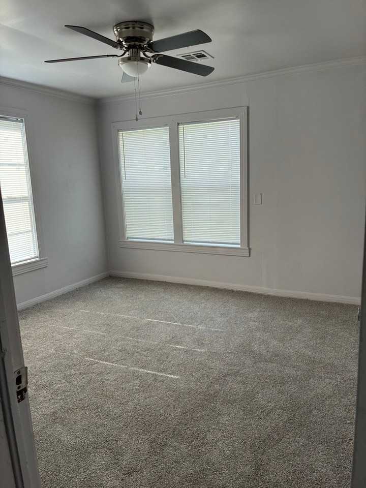 904 Alamo St - Photo 5 of 7