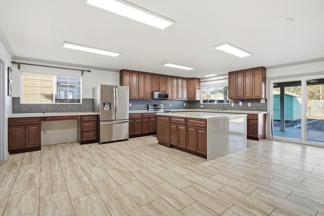 414 Spruce Breeze - Photo 2 of 20