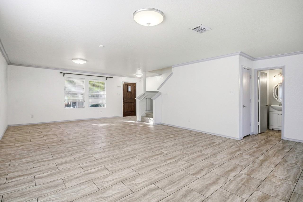 414 Spruce Breeze - Photo 3 of 20