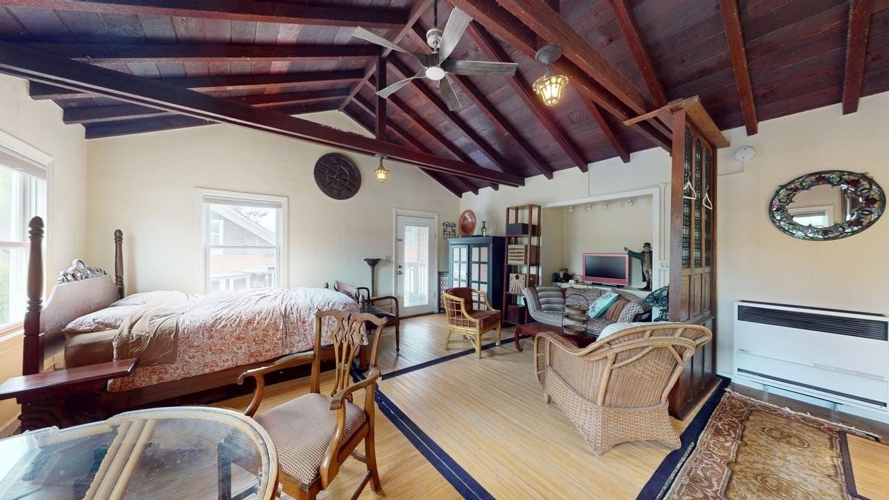 2433 Mckinley Ave #A - Photo 5 of 9