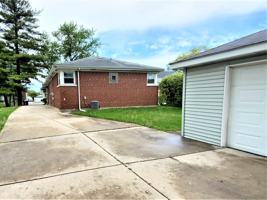featured image of 1453 Heidorn Ave
