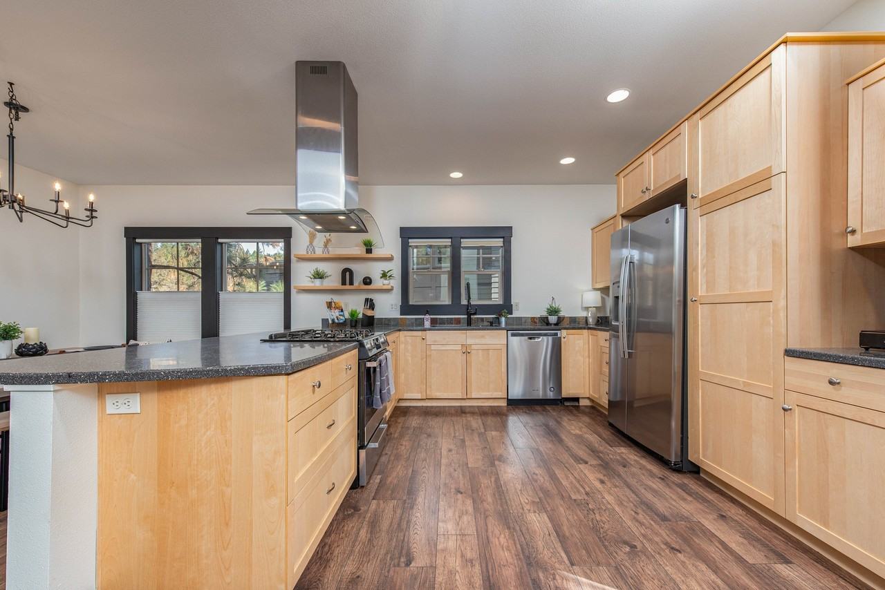 2340 Nw Bens Ct - Photo 5 of 20