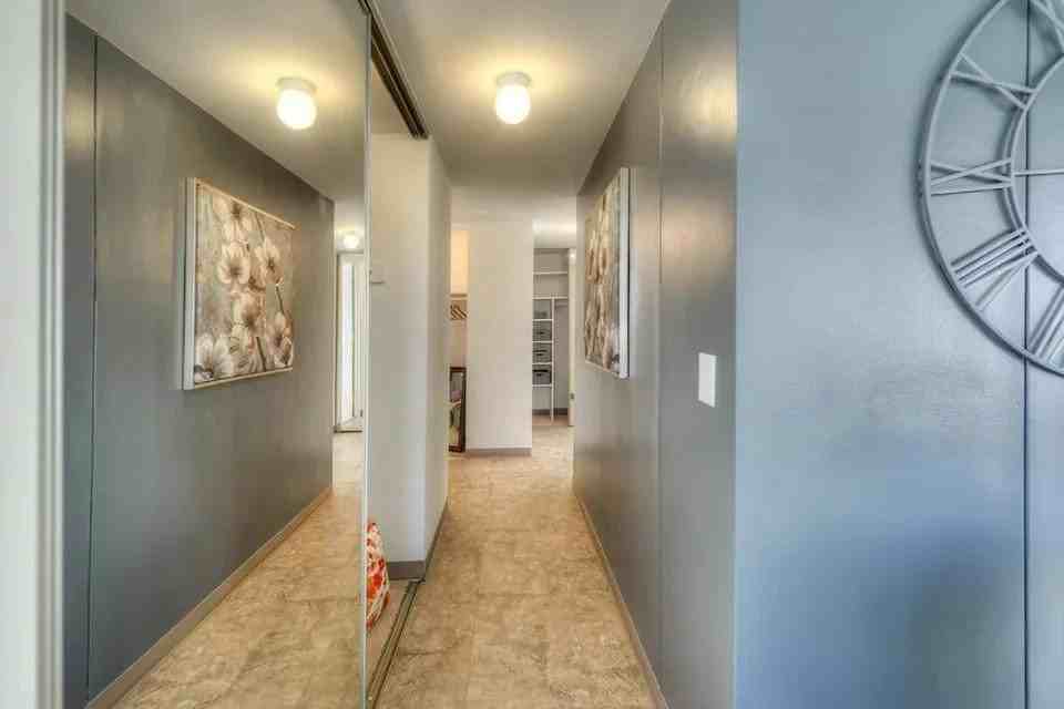 2851 S Doctor Martin Luther - Photo 4 of 9