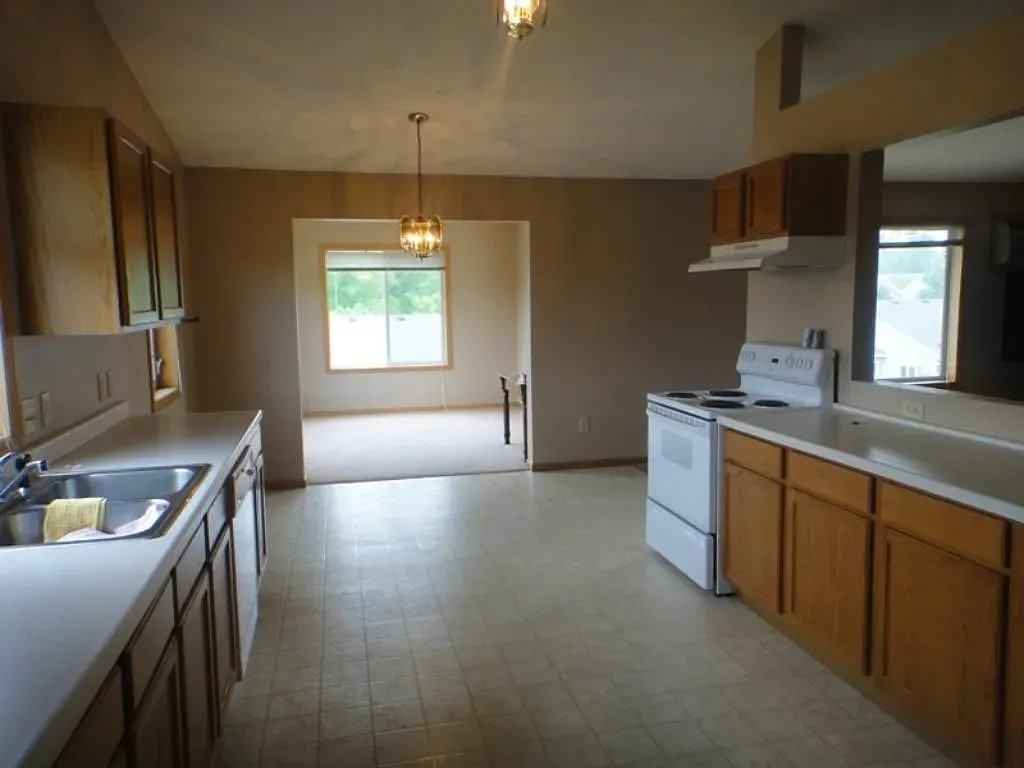 829 Reed Ave #2 - Photo 7 of 14