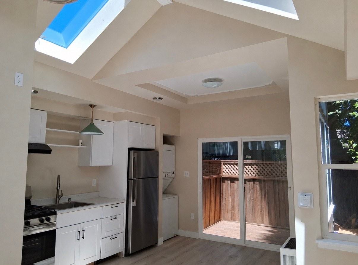 210 Brook Ave #C - Photo 3 of 8