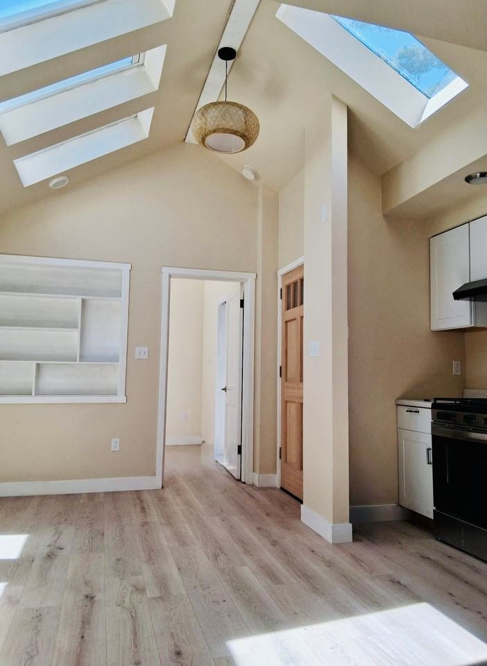 210 Brook Ave #C - Photo 4 of 8
